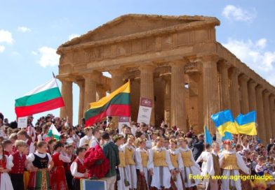 77° edizione del Mandorlo in fiore, storica sagra della Valle dei Templi di Agrigento 77° edizione del Mandorlo in fiore, storica sagra della Valle dei Templi di Agrigento